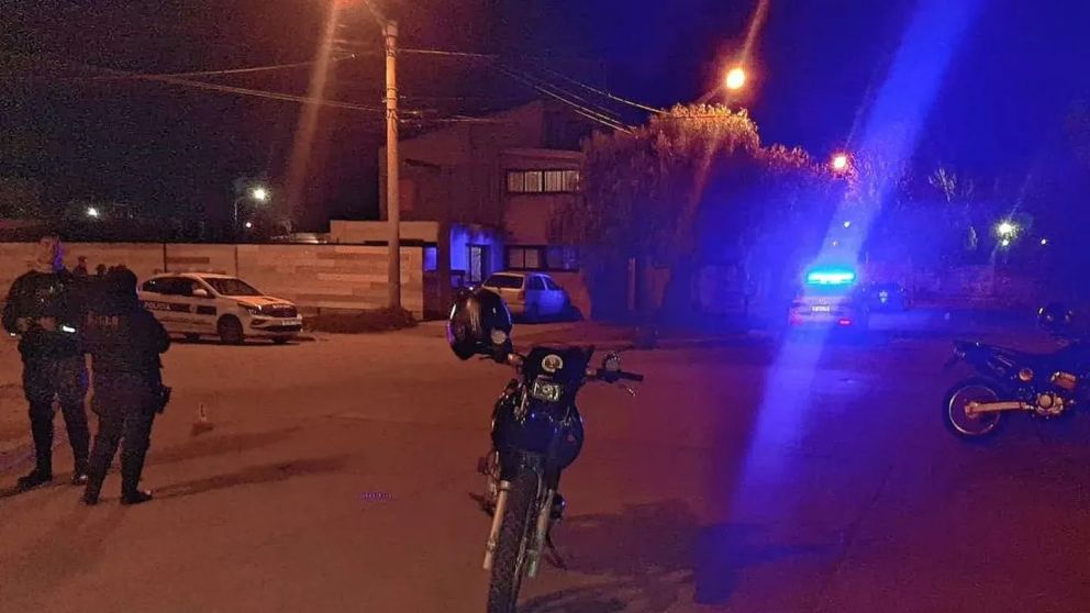 Un hombre le amputó varios dedos con un machete a un ladrón que entró a robar a su casa.