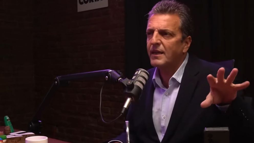 "Los argentinos tenemos todo para no ser mendigos de nadie", apunt� Sergio Massa.