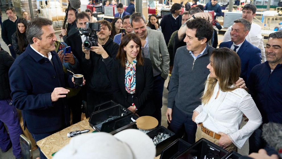 Sergio Massa junto a Wado de Pedro y Malena Galmarini.