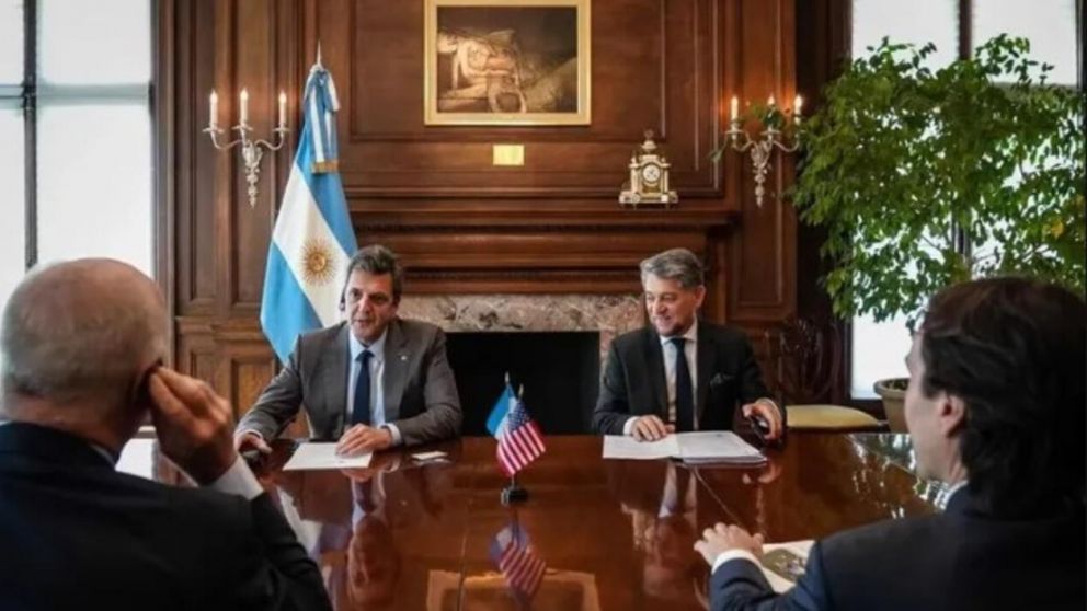 El Gobierno pagará al FMI con un préstamo de DEGs con Qatar (Twitter).