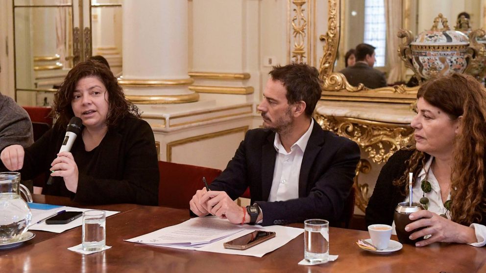 Carla Vizzotti encabezó nueva sesión de la Comisión Nacional Interministerial de Salud Mental y Adicciones.