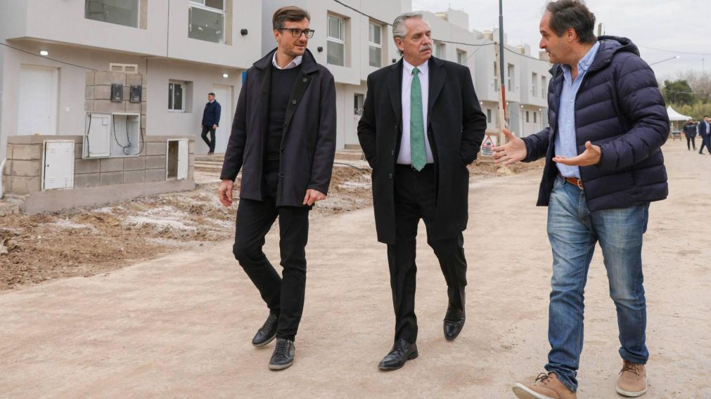 Alberto Fernández recorrió viviendas del programa Procrear II en Morón.