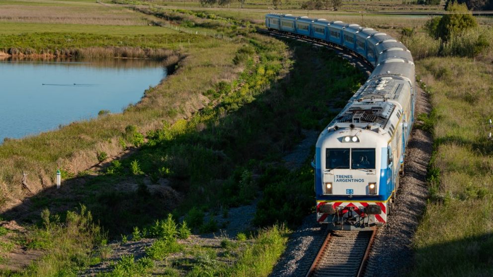 Los usuarios pueden adquirir los pasajes para viajar con la Línea Roca en las estaciones Retiro, Constitución, Once y las paradas intermedias o mediante la web de Trenes Argentinos.