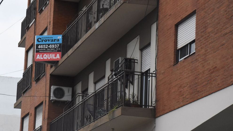 En siete meses, los contratos de alquileres acumularon el 89,6% de incremento (Fernando Pérez Ré / Crónica).