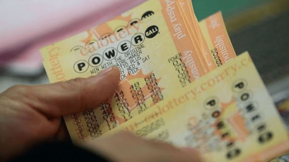 Ganó la lotería sin jugar y, por un golpe de suerte, se convirtió en millonaria: conocé la historia de esta afortunada mujer.