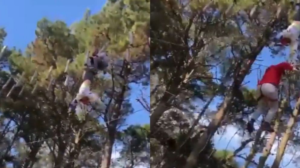 Una nena fue rescatada tras quedar colgada en un juego aéreo a diez metros de altura (Imagen captura vídeo).