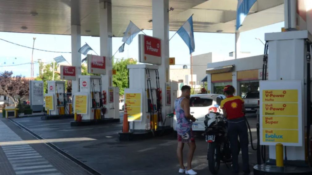 Aumentan 4,5% los combustibles en todo el país.