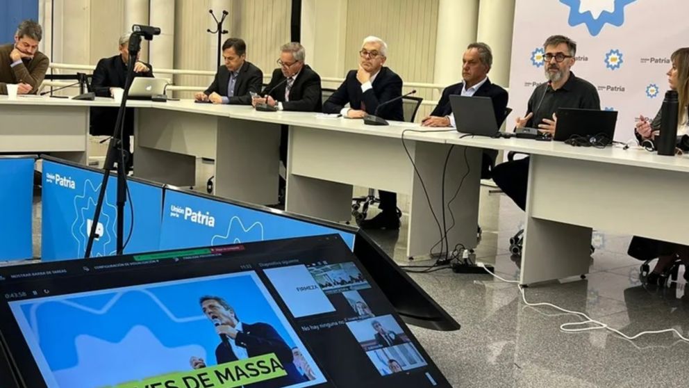 A 13 días para las PASO, encuentro clave en el búnker de Unión por la Patria.