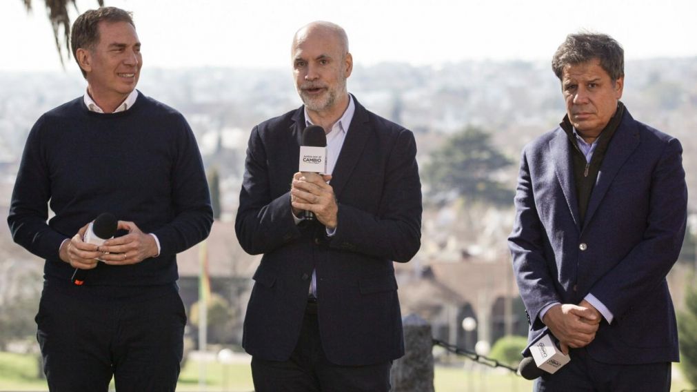 Horacio Rodríguez Larreta fue acompañado por Diego Santilli y Facundo Manes en Tandil.