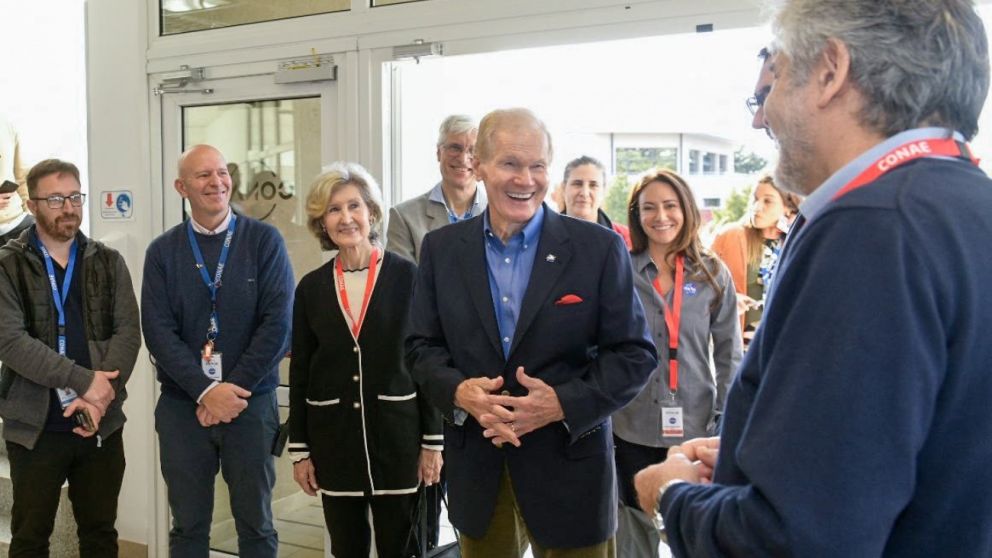 En su cuenta de Twitter, el titular de la NASA luego poste�: �Emocionado por nuestra asociaci�n con Argentina mientras trabajamos para explorar el universo".