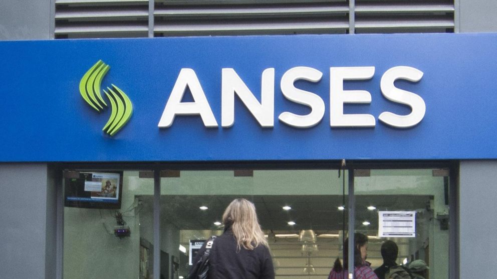 Tres grupos de jubilados tendrán incrementos de entre 23,5% y 27% a partir de septiembre.