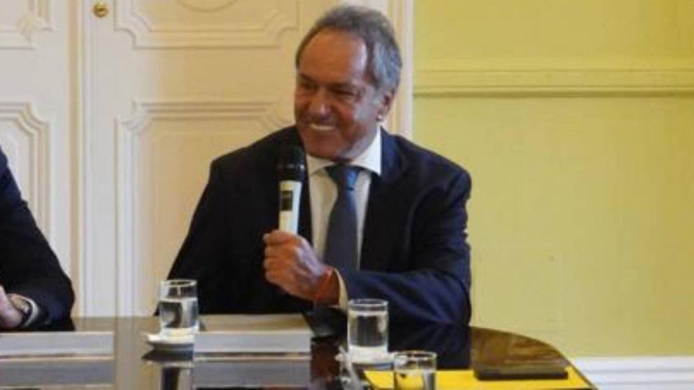 Daniel Scioli: "El pueblo argentino, en el momento de la verdad, va a buscar avanzar hacia el futuro".