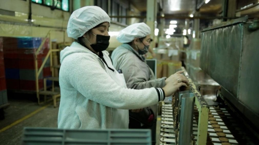 Este lunes quedó oficializado por el Gobierno nacional un incremento en el ingreso para los beneficiarios del programa Potenciar Trabajo (Télam/Archivo).
