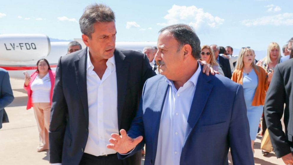 Sergio Massa junto al gobernador riojano, Ricardo Quintela (Archivo).