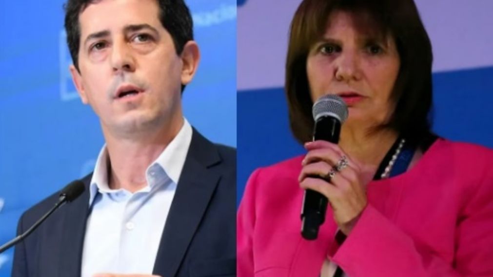 Patricia Bullrich participó de cánticos por "una Argentina sin Cristina" y Wado de Pedro le respondió en Twitter.