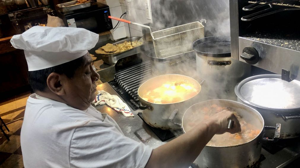Los aumentos en alimentos registrados en los �ltimos meses elevaron el presupuesto de este plato nacional y popular hasta casi excluirlo de los hogares con menores ingresos (Foto Nahuel Ventura)