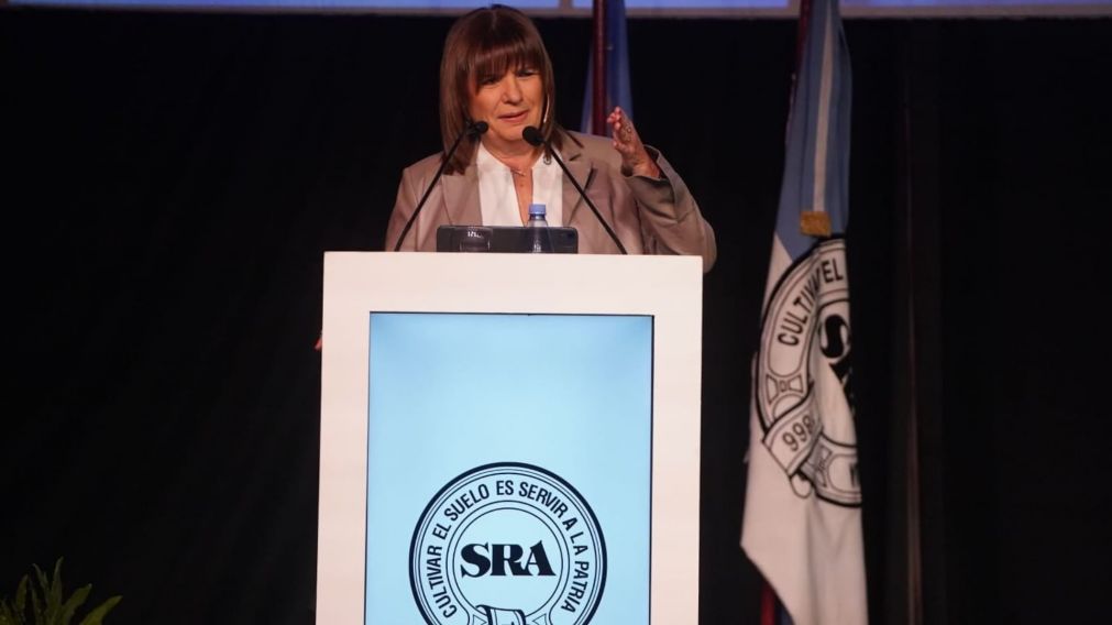 Patricia Bullrich expuso en pleno acto de campaña en La Rural.