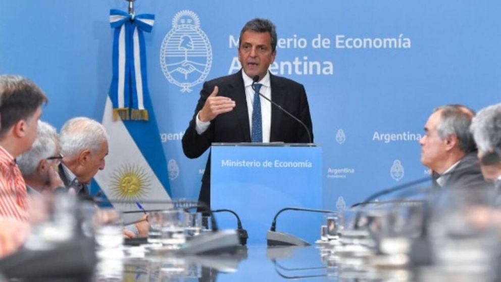 Sergio Massa sigue el minuto a minuto de las charlas con el FMI (Archivo).