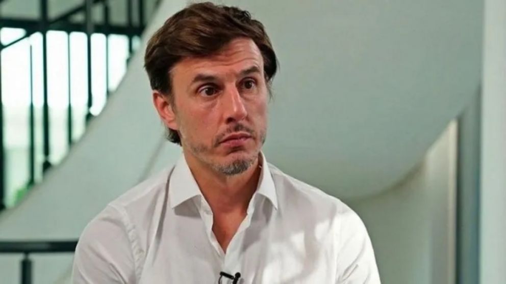 Ayer, García Moritán, expuso a través de un spot su propuesta de demoler el edificio del Ministerio de Desarrollo Social para "terminar con los piquetes, los acampes y la violencia".