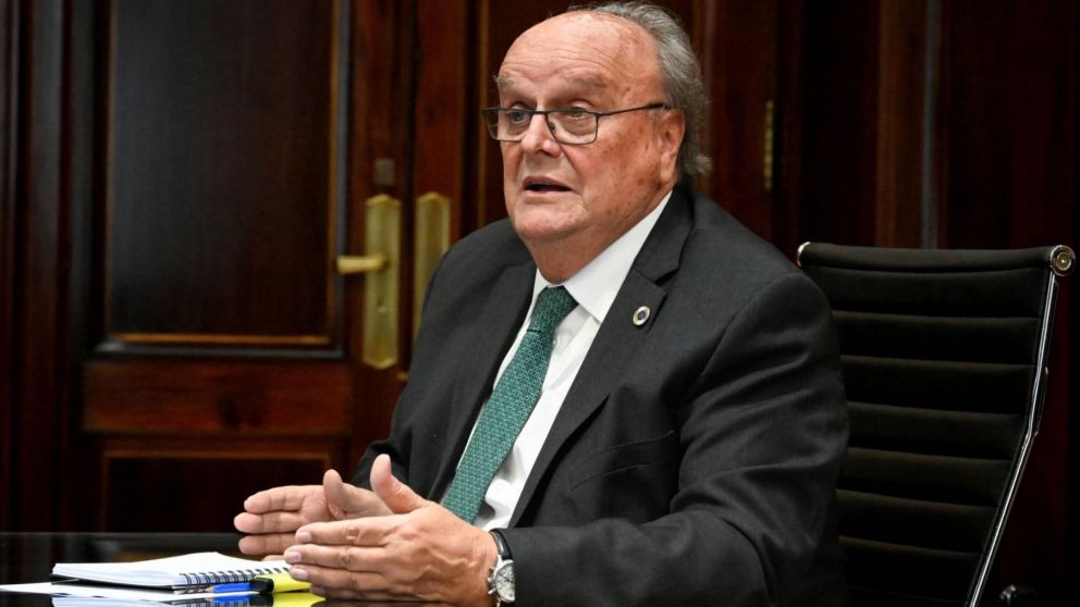 De Mendiguren afirmó que en "los primeros días de la semana" próxima se anunciaría acuerdo con FMI.