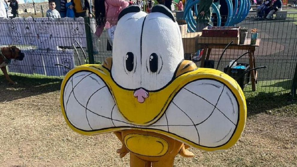 Vandalizaron la estatua de Gaturro en C�rdoba.