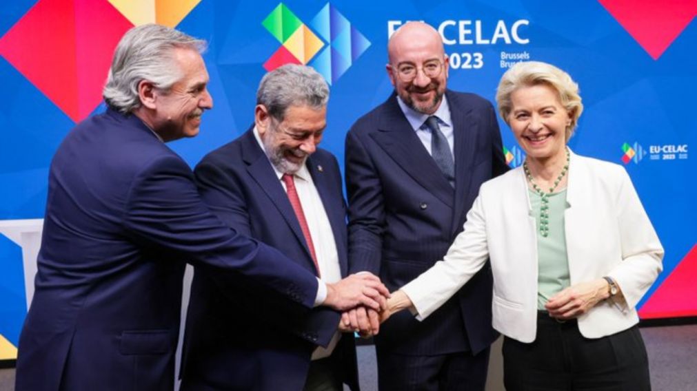 La histórica declaración conjunta de la UE-Celac sobre la cuestión Malvinas prosperó en ese encuentro pese a las "presiones" realizadas por Gran Bretaña.