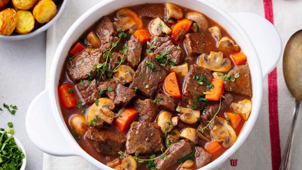 Mirá cómo preparar un riquísimo estofado de carne, ideal para los días fríos.