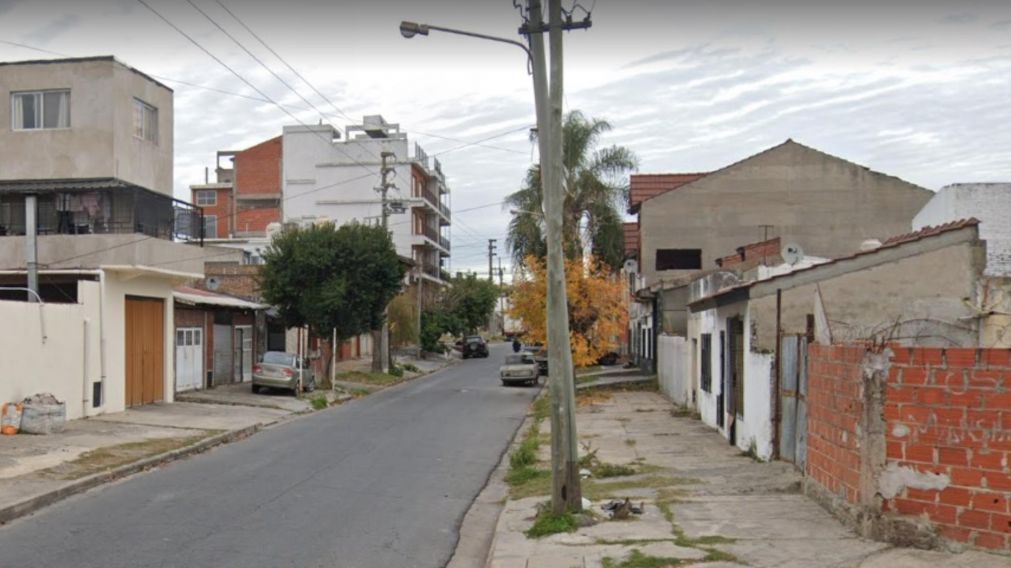 Acá, en esta esquina, se produjo el intento de robo que sufrió el adolescente.