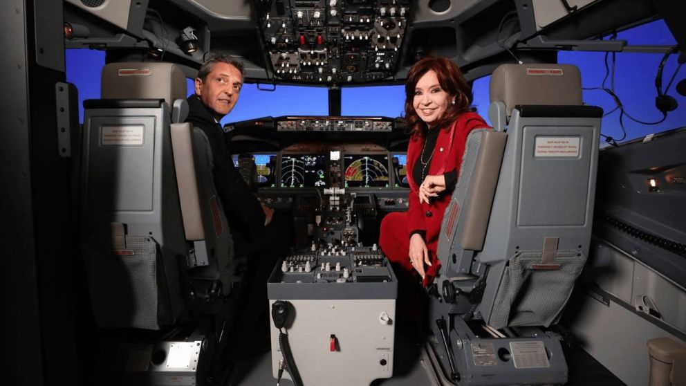 Cristina Kirchner pidió "sacarse las anteojeras ideológicas y poner como horizonte los intereses nacionales".