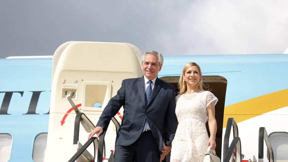 Alberto Fern�ndez aterriz� este lunes en Bruselas, B�lgica, junto a Fabiola Y��ez para participar de la Cumbre UE-CELAC (Gentileza Presidencia).