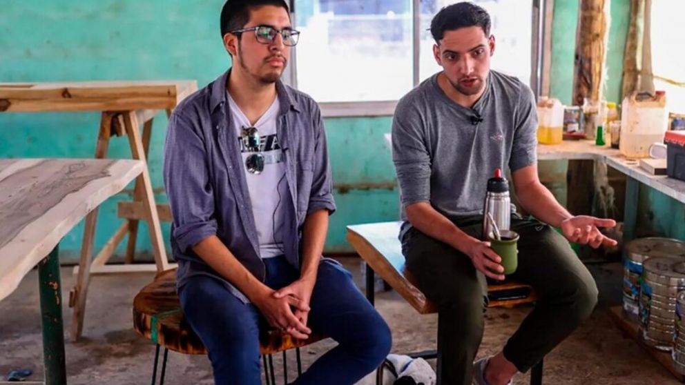 Leonardo Sosa junto a Jonathan Morel (EFE).