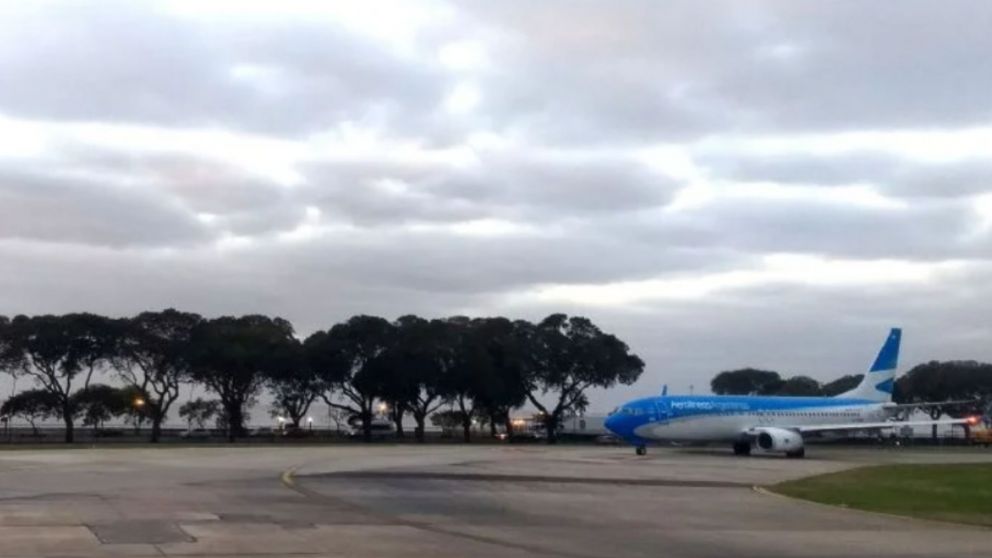 Un nene de dos años se descompensó en un vuelo y falleció en Aeroparque.
