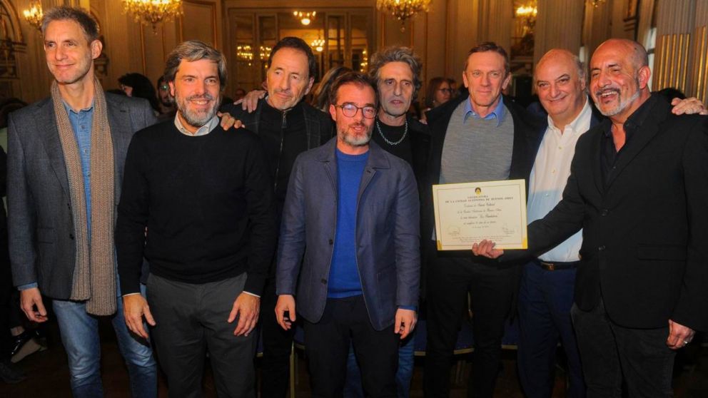 La serie "Los Simuladores" fue declarada de "Interés Cultural" por la Legislatura porteña.