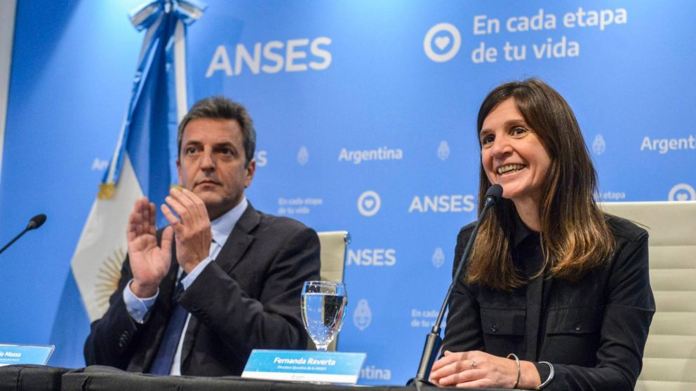 Jubilados y pensionados: Sergio Massa y Fernanda Raverta anunciaron nuevos créditos de hasta 400 mil pesos.
