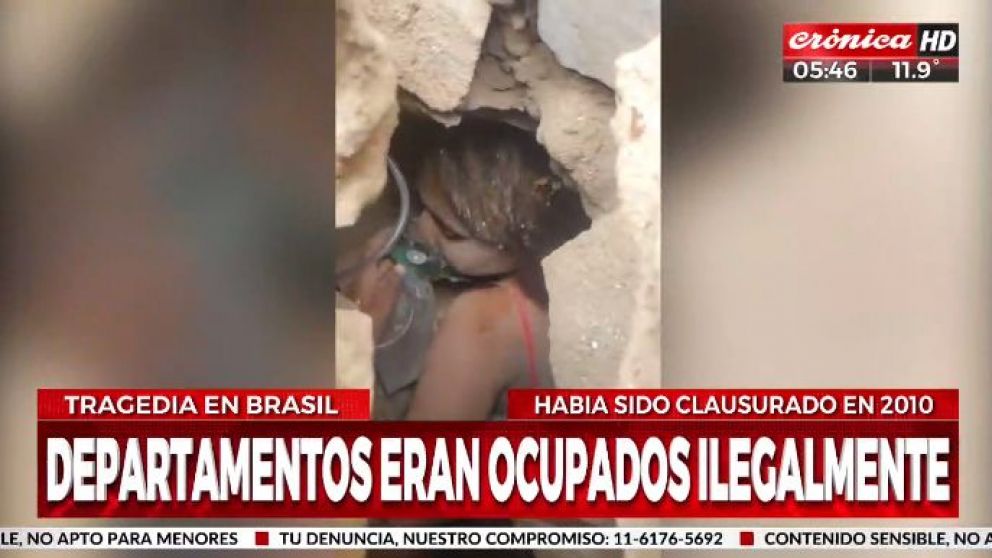 Se derrumbó edificio tomado: hay al menos 14 muertos