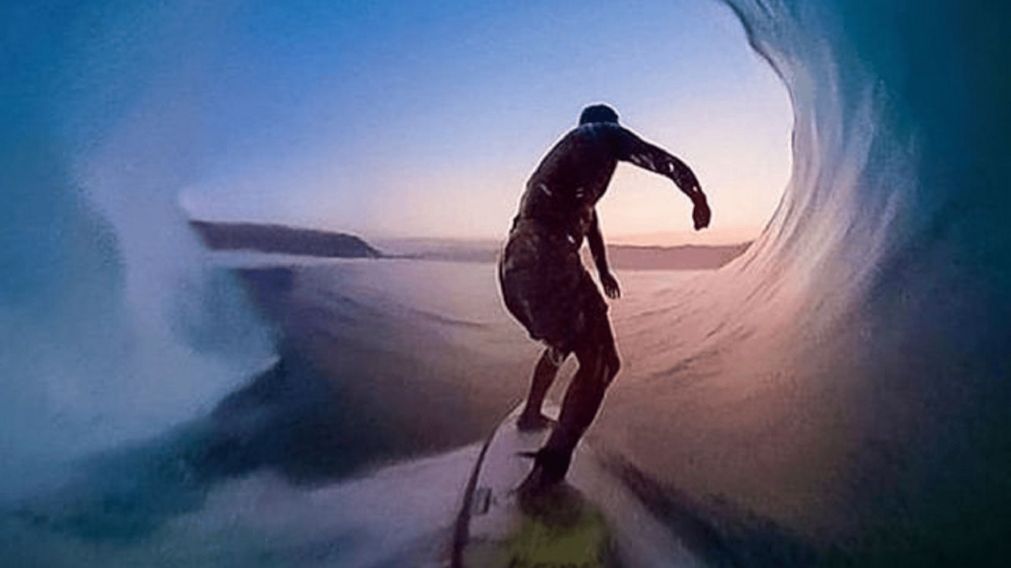 Mikala Jones falleció a los 44 años por un accidente en surf.