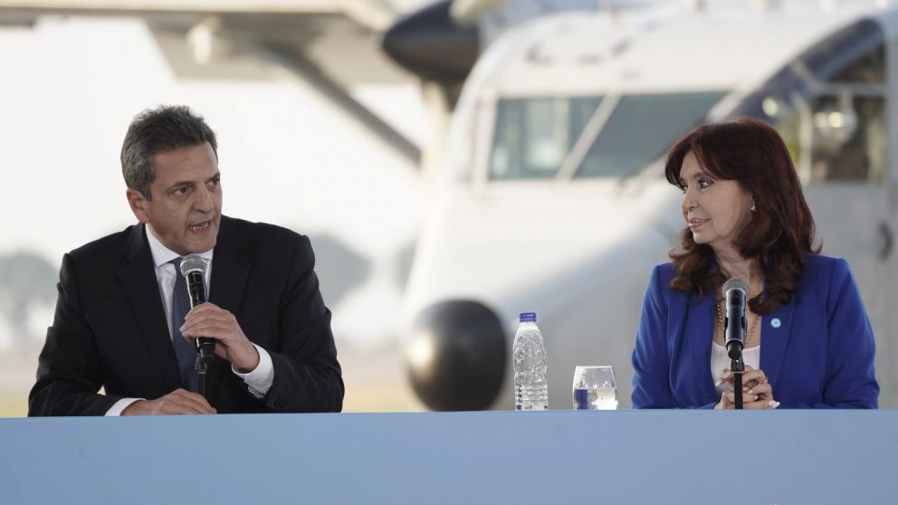 Sergio Massa y Cristina Fernández de Kirchner, días atrás, durante un acto realizado en Aeroparque.