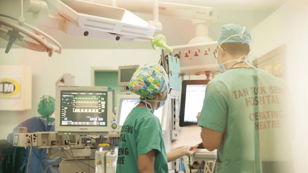 Tenía algo incrustado en la garganta e impactó a los médicos