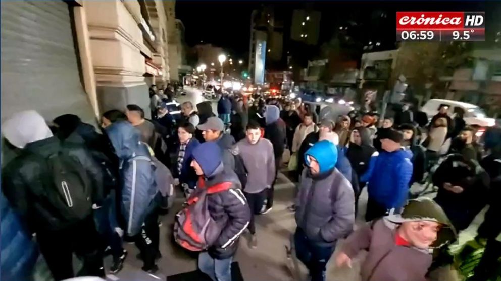 Explosión de los usuarios en la cabecera de la línea Sarmiento (Crónica HD).