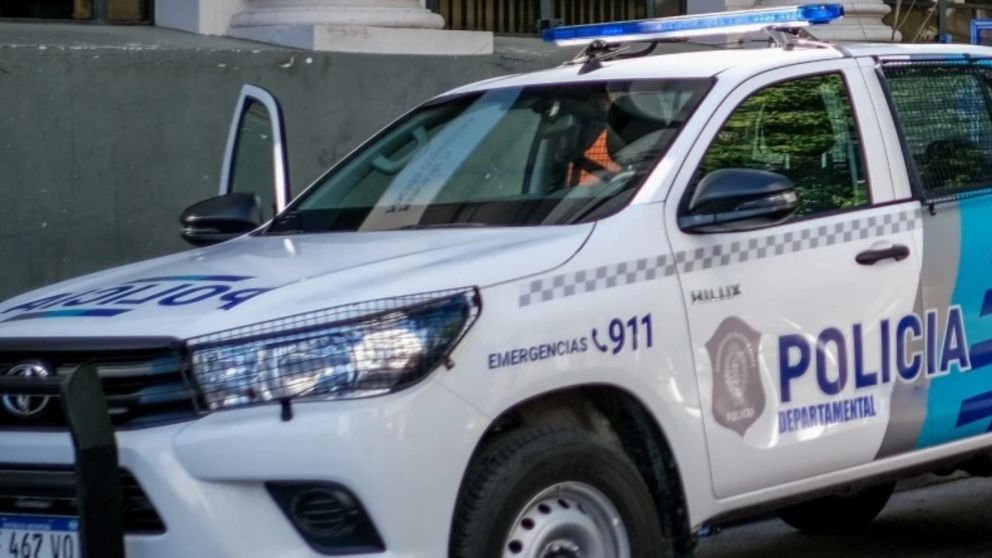 Un menor fue víctima de un robo por parte de delincuentes armados que le dispararon.