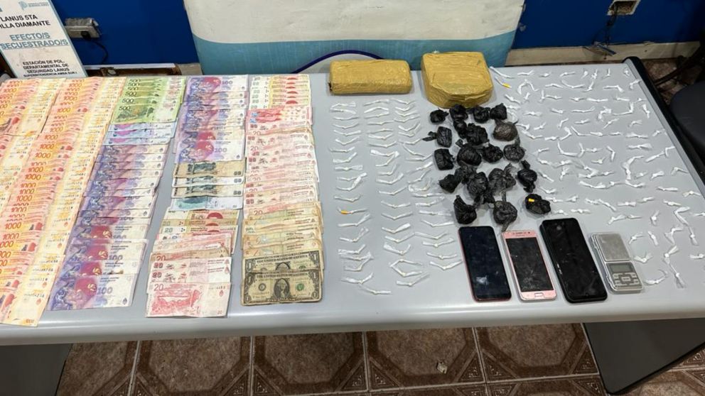 La Policia secuestró gran cantidad de elementos como prueba.