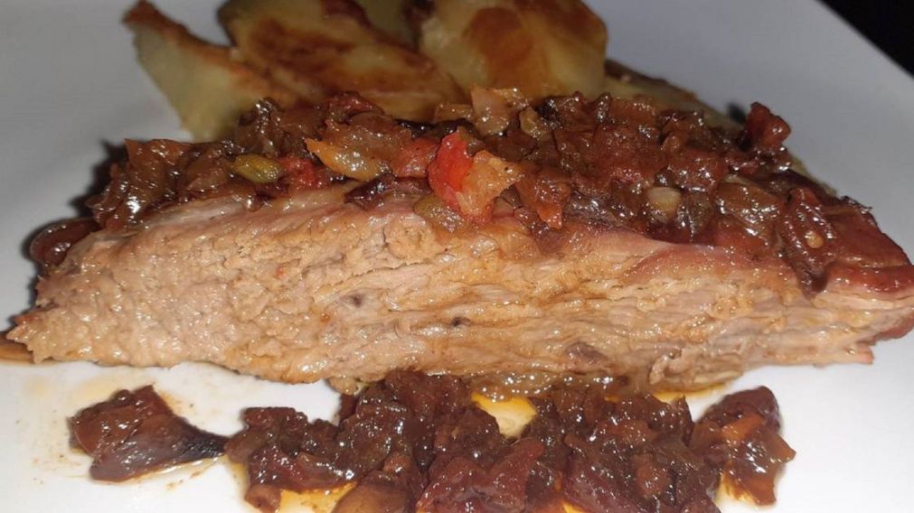 Vacío al horno con papas, la receta que te dejará bien parado con tus invitados.