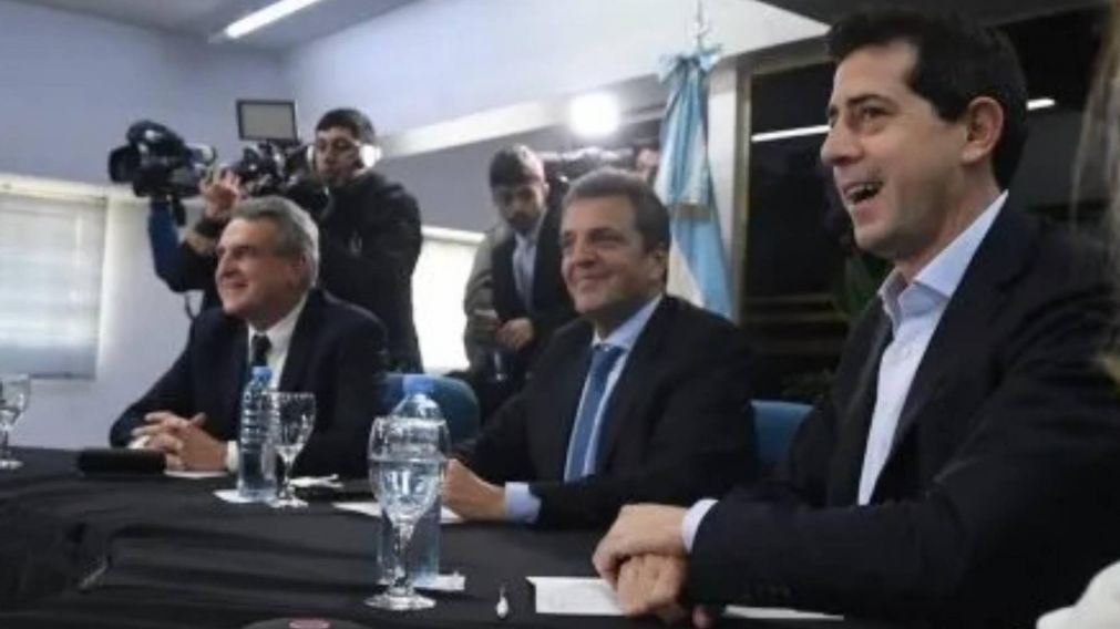Sergio Massa recibió el apoyo de los gobernadores de Unión por la Patria: anunciaron a De Pedro como jefe de campaña y hablaron en conferencia,