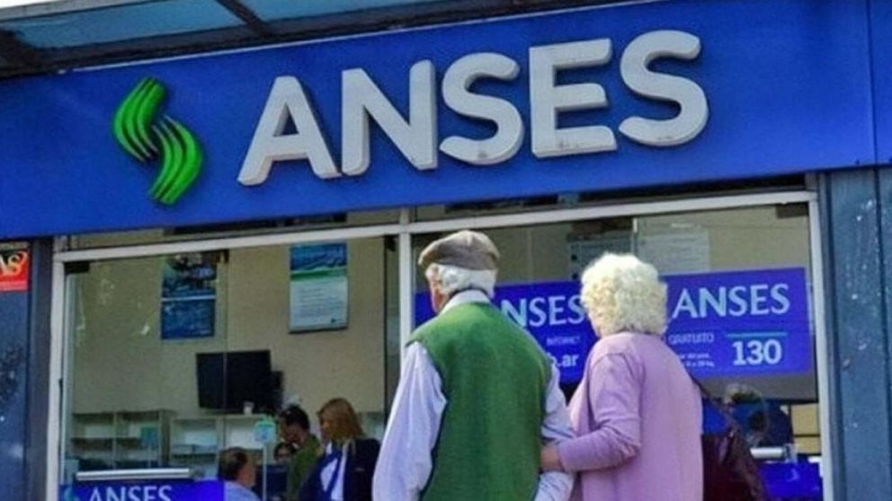 ANSES pagará un bono de $17.000 en julio 2023 (Imagen ilustrativa).