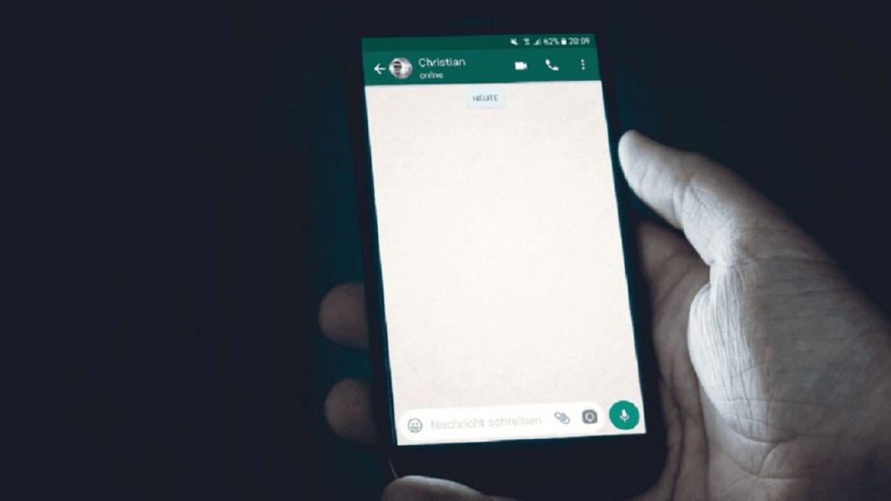 WhatsApp cuenta con un secreto que pocos conocen para eliminar mensajes no deseados.