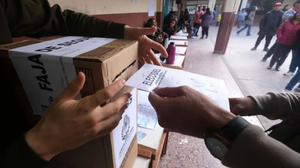Los comicios se llevan adelante con normalidad en una jornada con clima agradable.