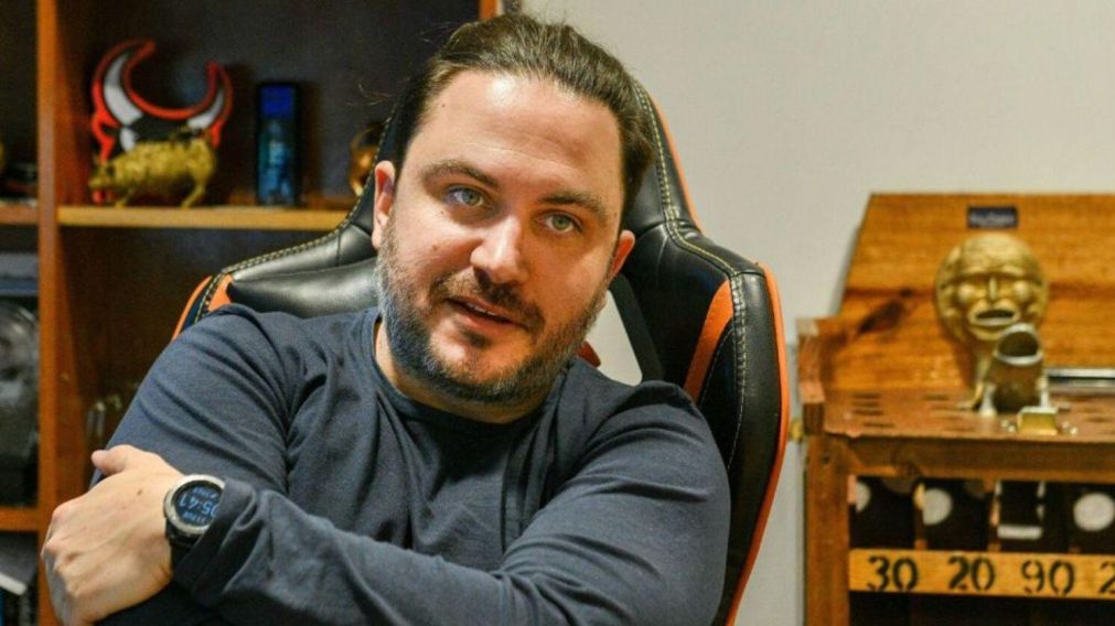 Ramiro Marra realizó una caminata por el barrio porteño de Belgrano.