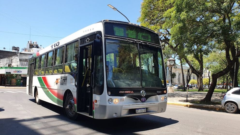 En un colectivo de la línea 110 una adolescente encontró la nota sobre el femicidio de Cecilia.