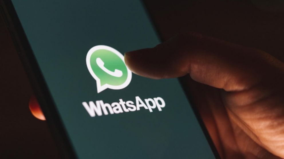 WhatsApp: ¿Qué significa el punto verde o naranja que aparece cuando abrís la app en tu celular?