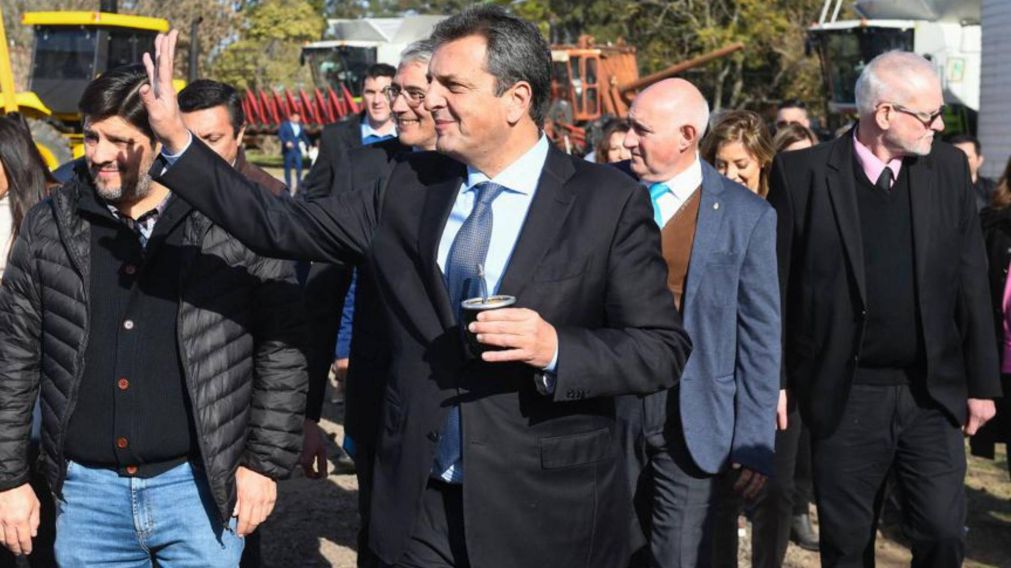 Sergio Massa encabezó la puesta en marcha de la primera planta industrial de América de producción de aceite de soja a partir de energías renovables. (@SergioMassa)